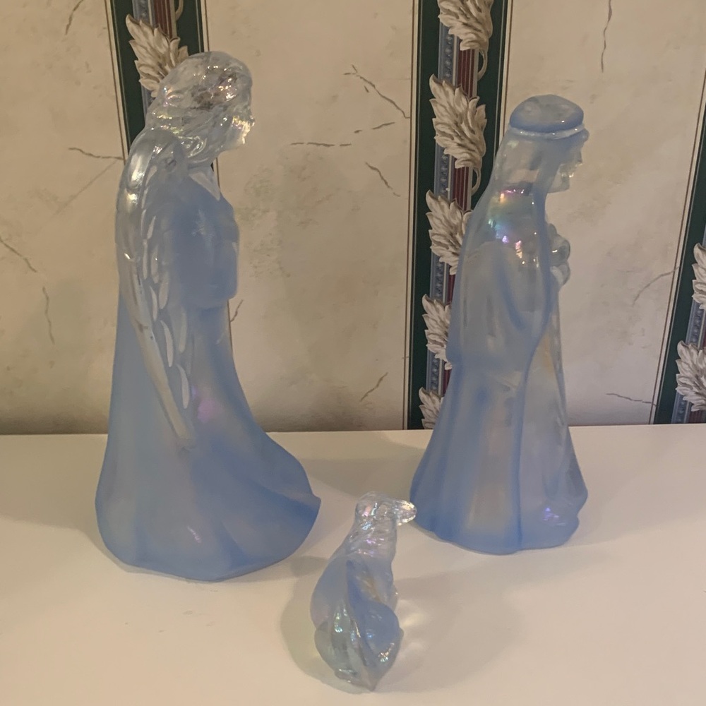 Blue Glass Nativity Figurines Set, 1st Edition, Fenton- 3 piece set - Picture 2 of 7